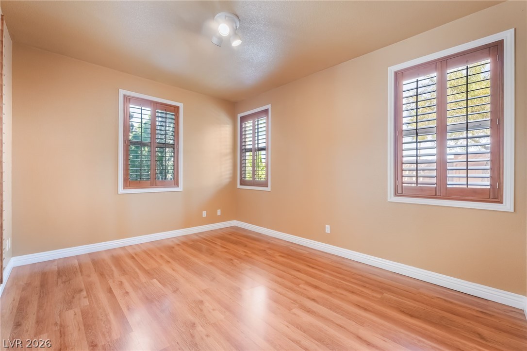 7702 Bear Ridge Street Las Vegas NV 89113