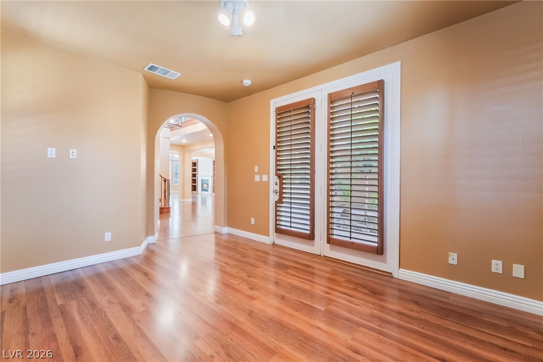 7702 Bear Ridge Street Las Vegas NV 89113