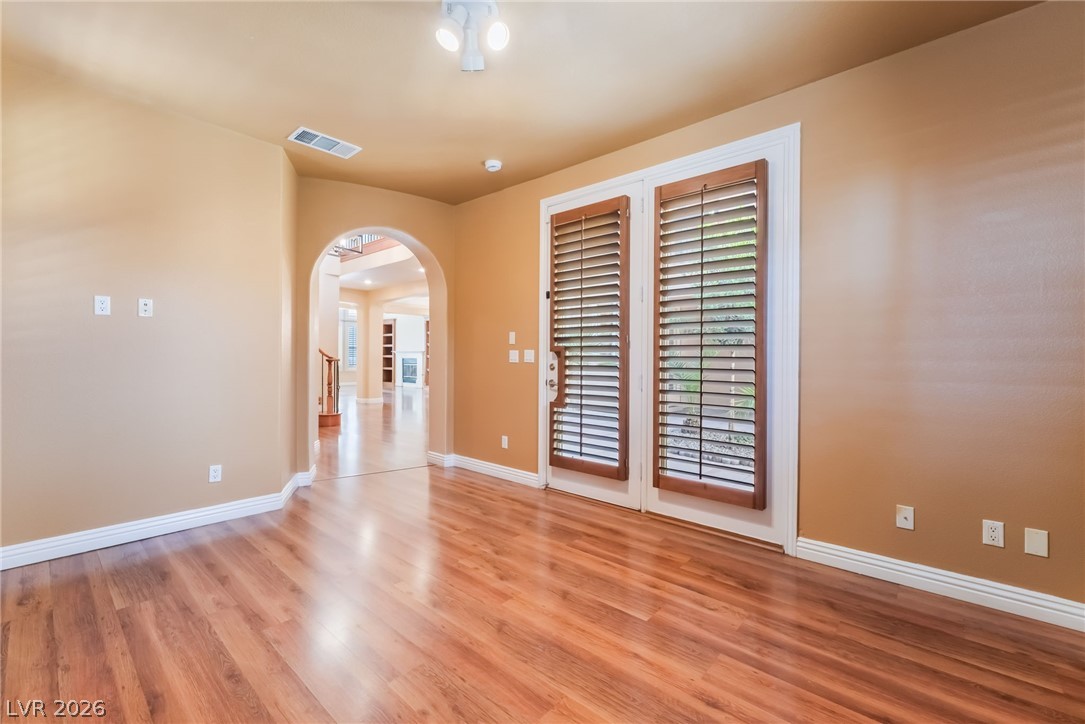 7702 Bear Ridge Street Las Vegas NV 89113