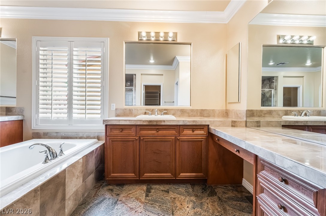 7702 Bear Ridge Street Las Vegas NV 89113