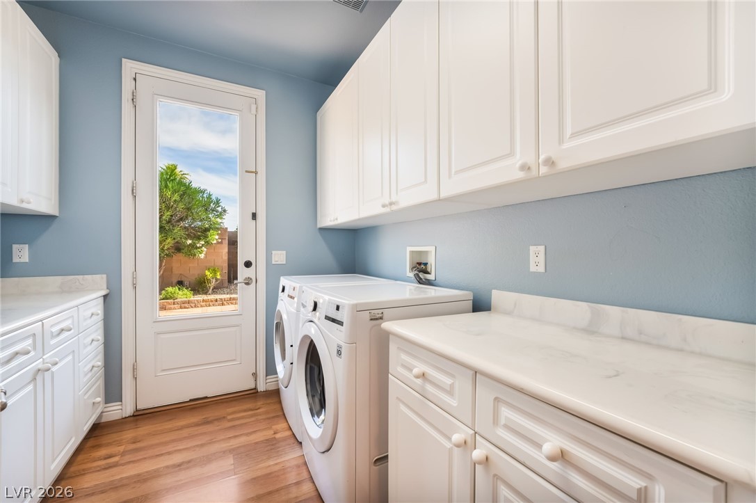 7702 Bear Ridge Street Las Vegas NV 89113