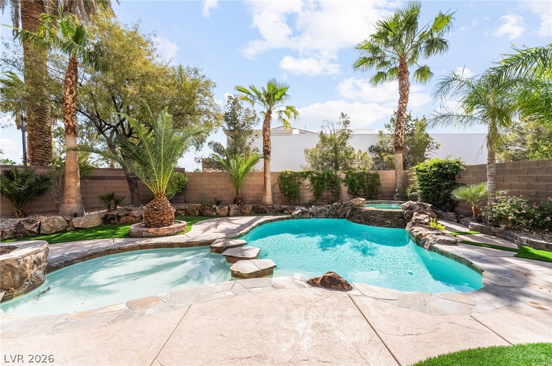 7702 Bear Ridge Street Las Vegas NV 89113