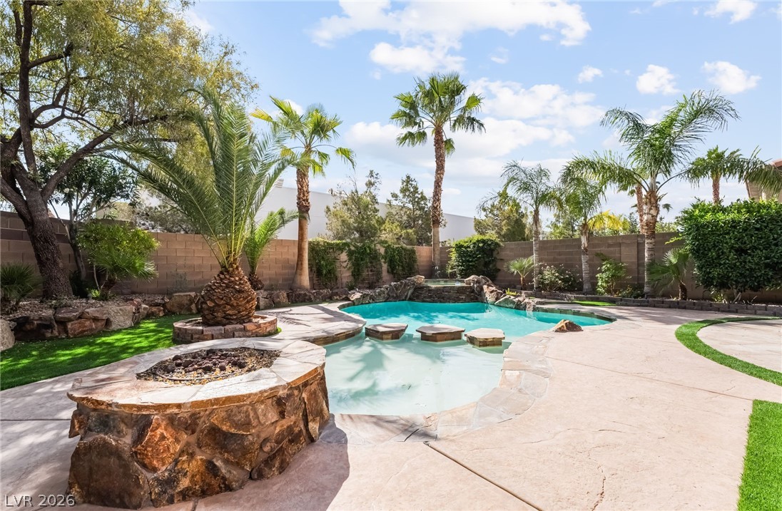 7702 Bear Ridge Street Las Vegas NV 89113