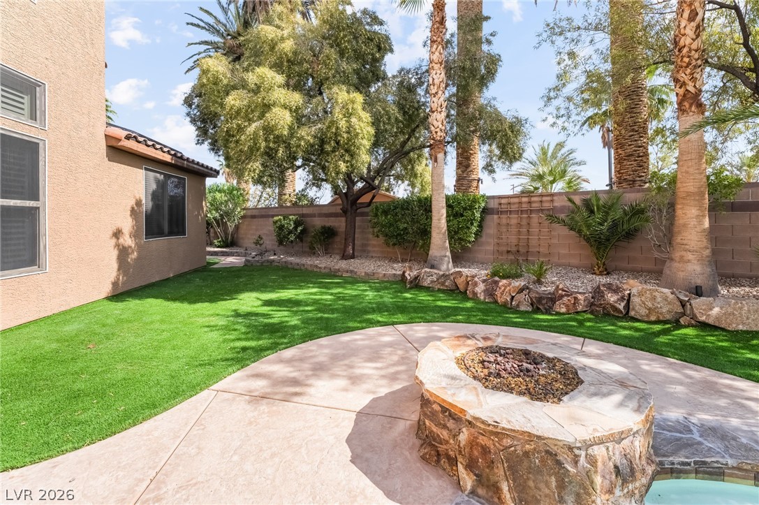 7702 Bear Ridge Street Las Vegas NV 89113