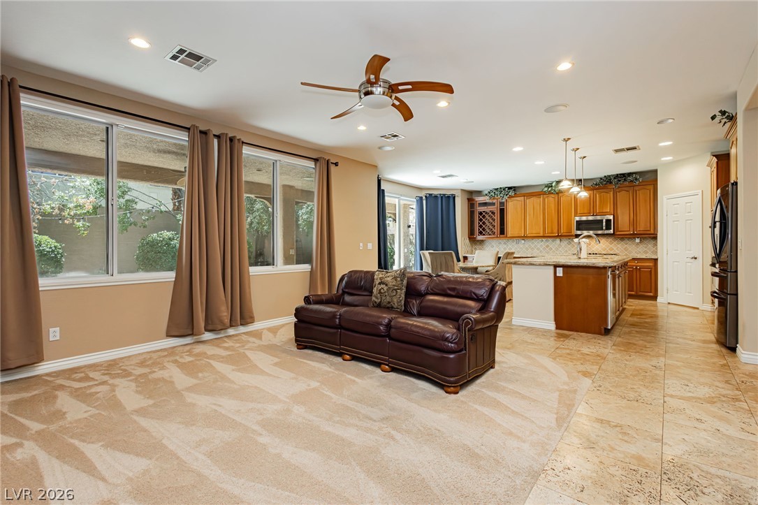 7427 Tomahawk Bend Avenue Las Vegas NV 89113