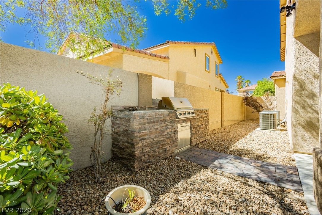 7427 Tomahawk Bend Avenue Las Vegas NV 89113