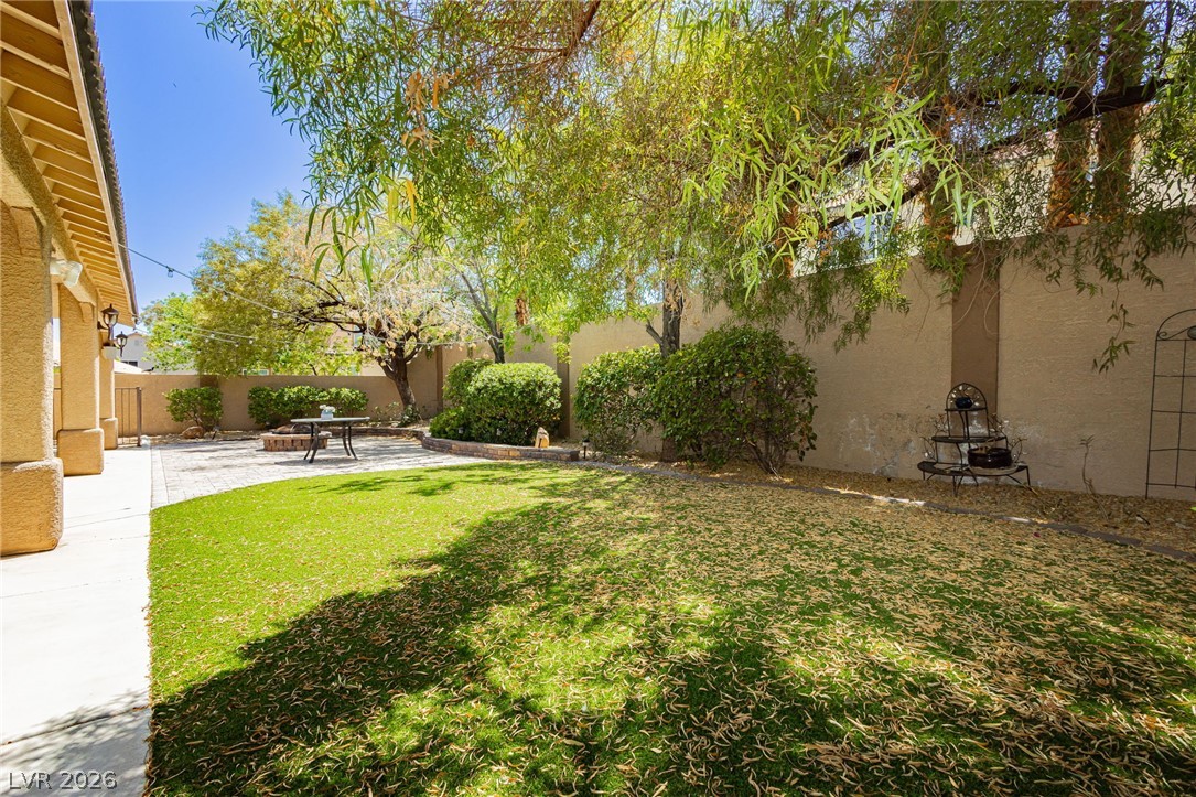 7427 Tomahawk Bend Avenue Las Vegas NV 89113
