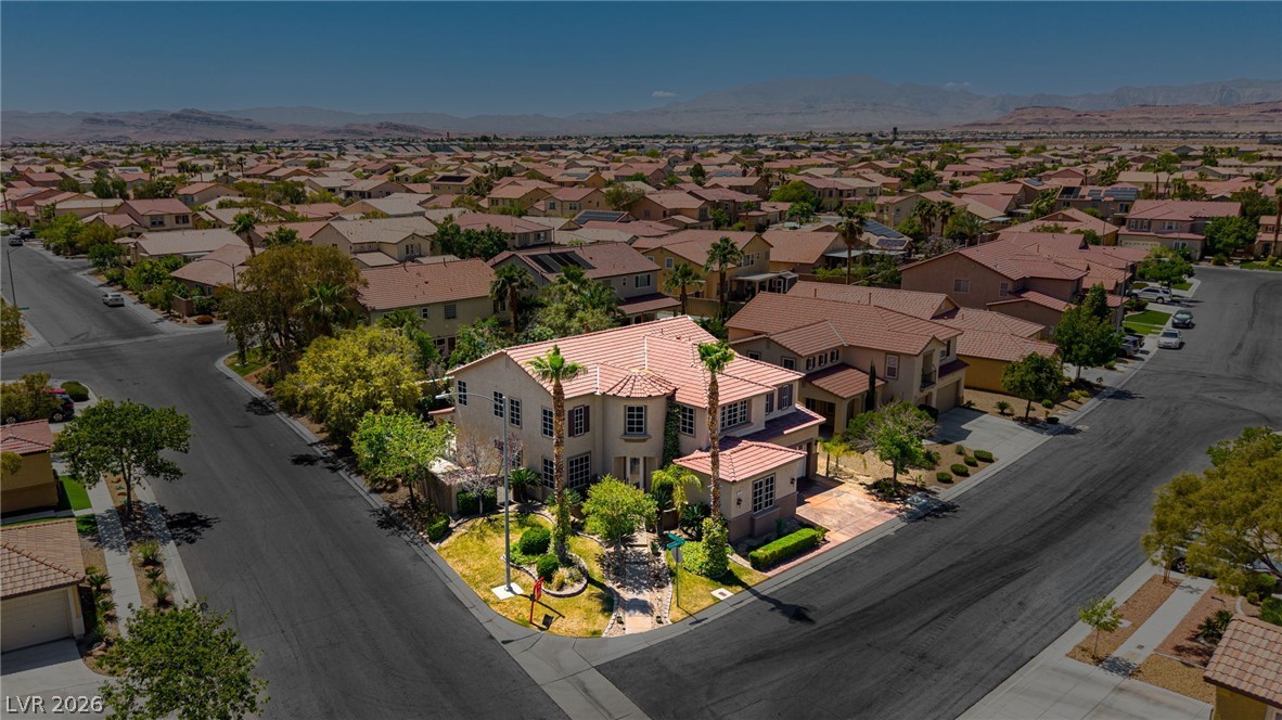 7427 Tomahawk Bend Avenue Las Vegas NV 89113