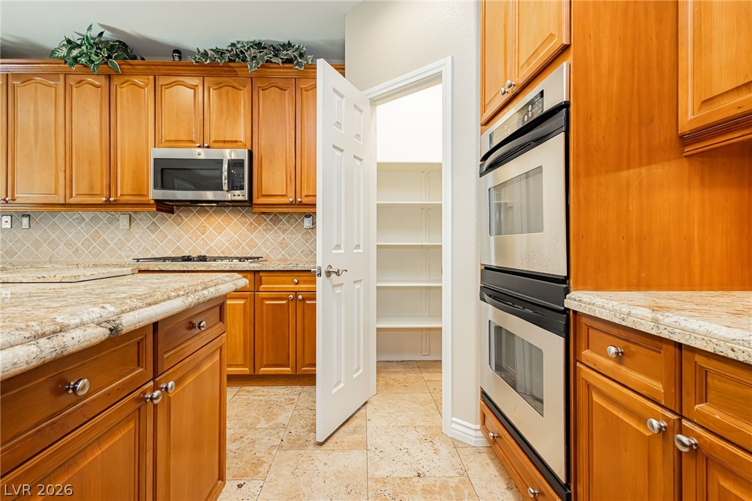 7427 Tomahawk Bend Avenue Las Vegas NV 89113