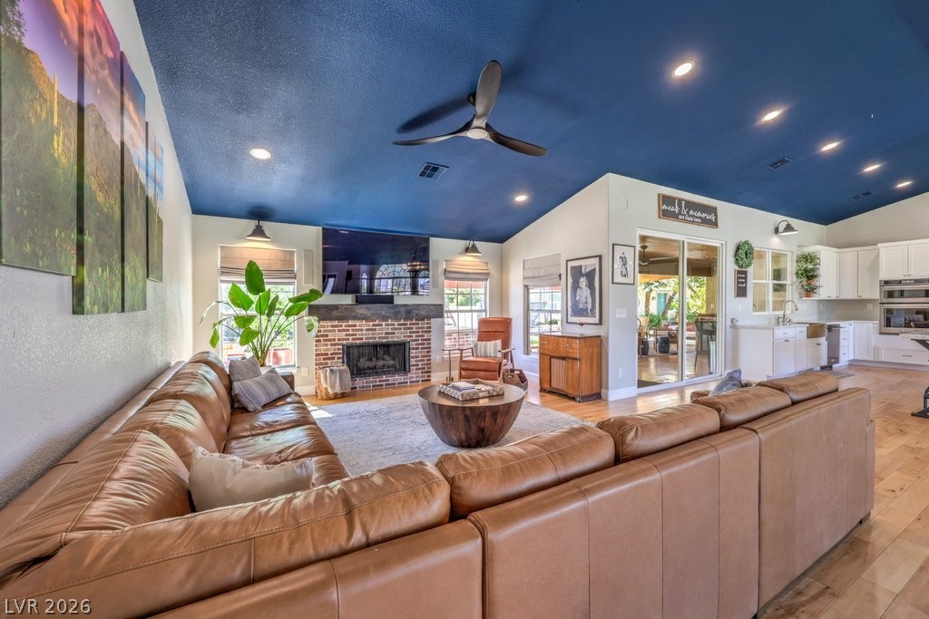 5215 North Riley Street Las Vegas NV 89149