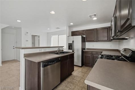6825 Briarwood Bend Avenue Las Vegas NV 89130