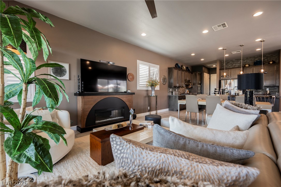8947 Golden Crow Avenue Las Vegas NV 89148