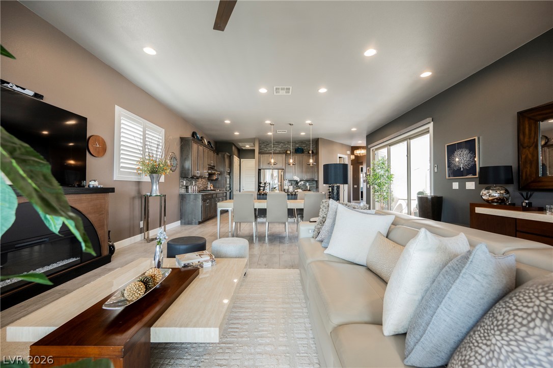 8947 Golden Crow Avenue Las Vegas NV 89148