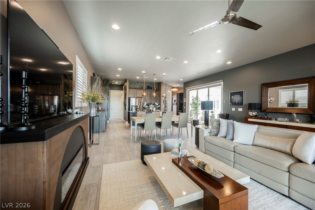 8947 Golden Crow Avenue Las Vegas NV 89148