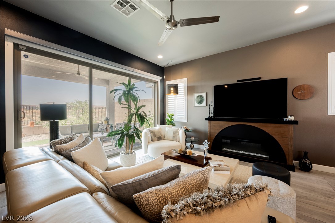 8947 Golden Crow Avenue Las Vegas NV 89148