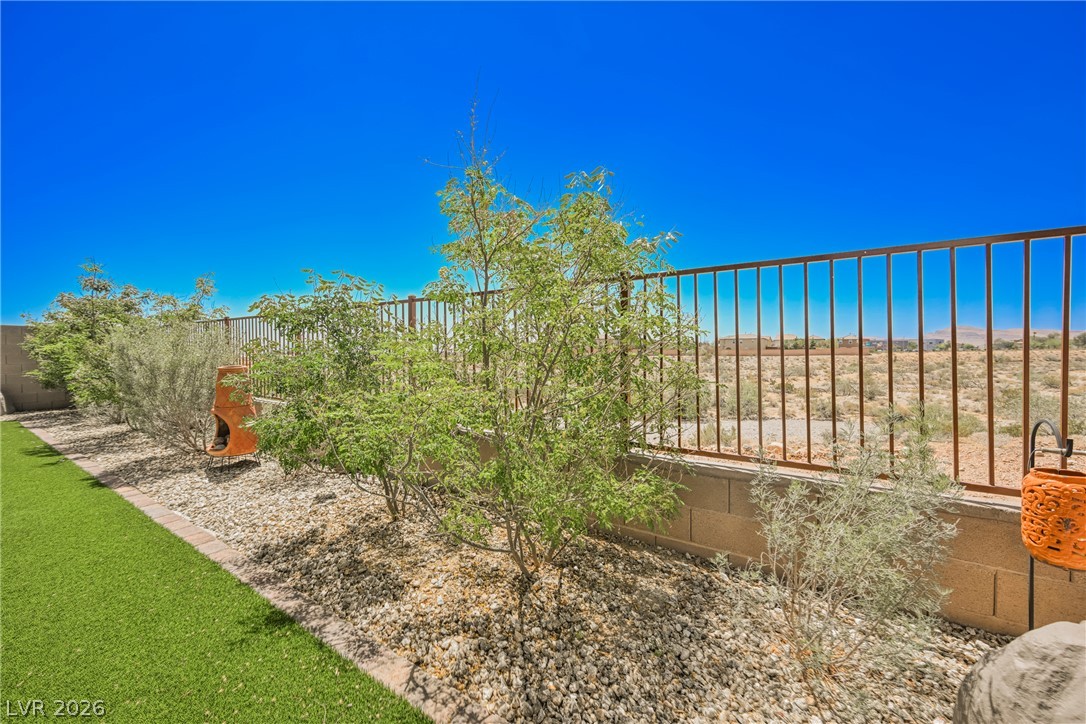 8947 Golden Crow Avenue Las Vegas NV 89148