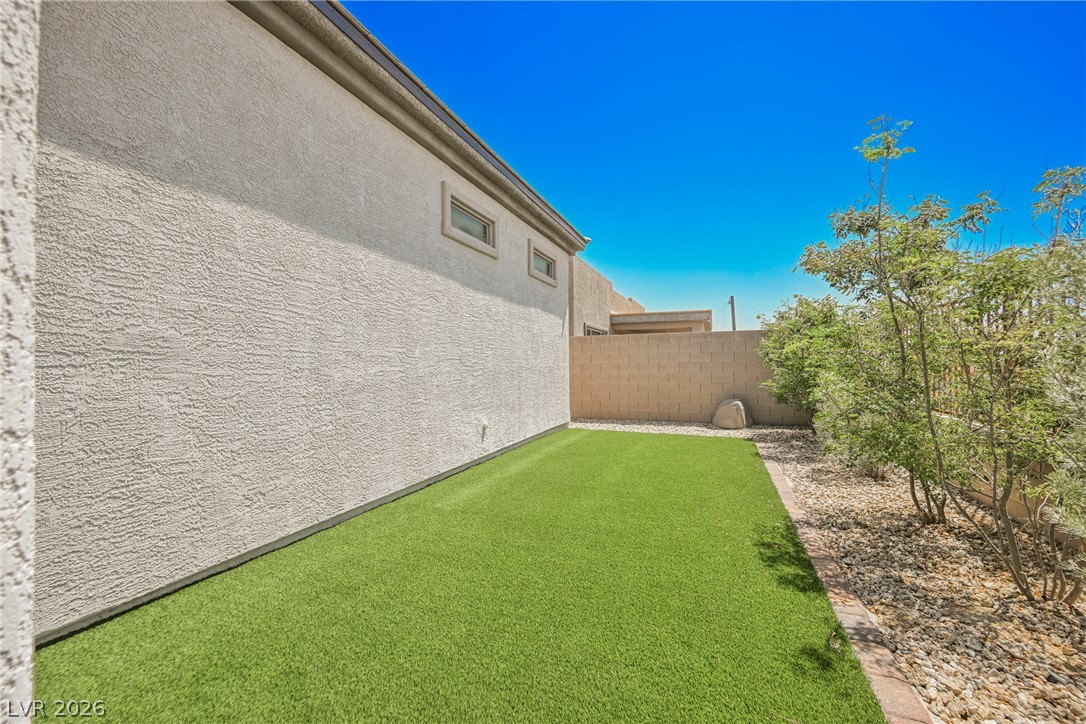 8947 Golden Crow Avenue Las Vegas NV 89148