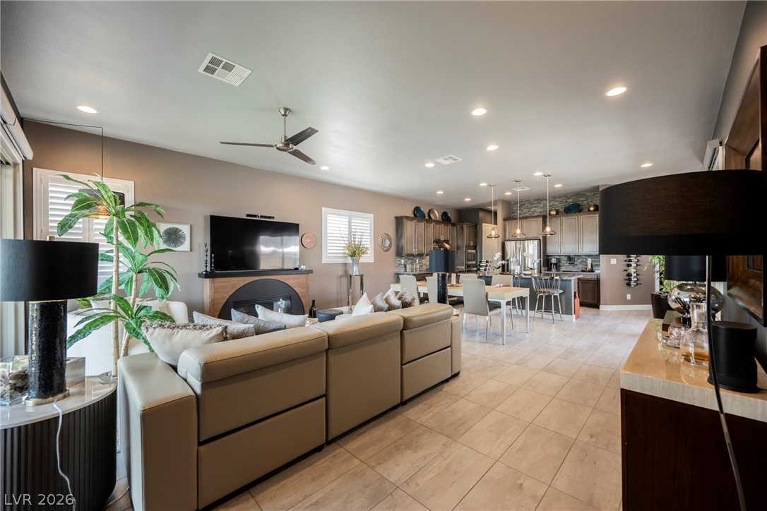 8947 Golden Crow Avenue Las Vegas NV 89148