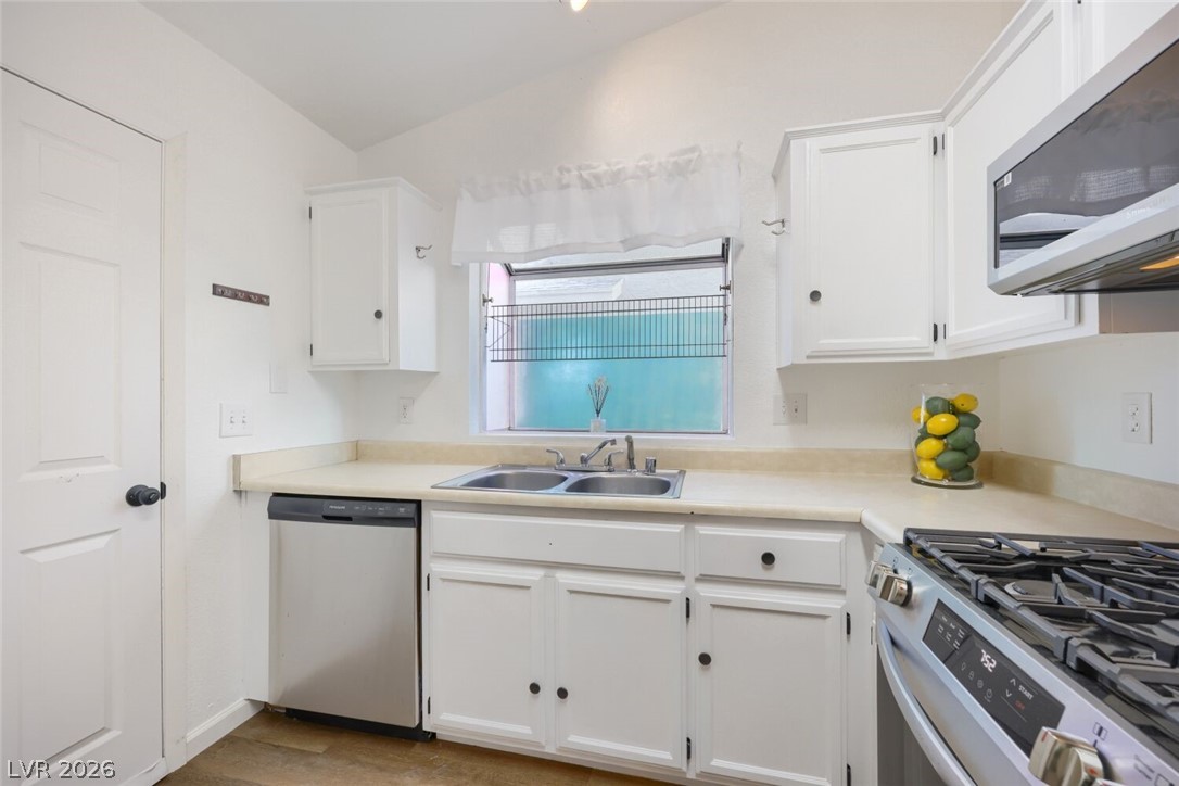 524 Crony Avenue Henderson NV 89011