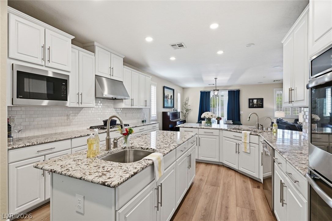 743 Middle Beach Street Las Vegas NV 89138