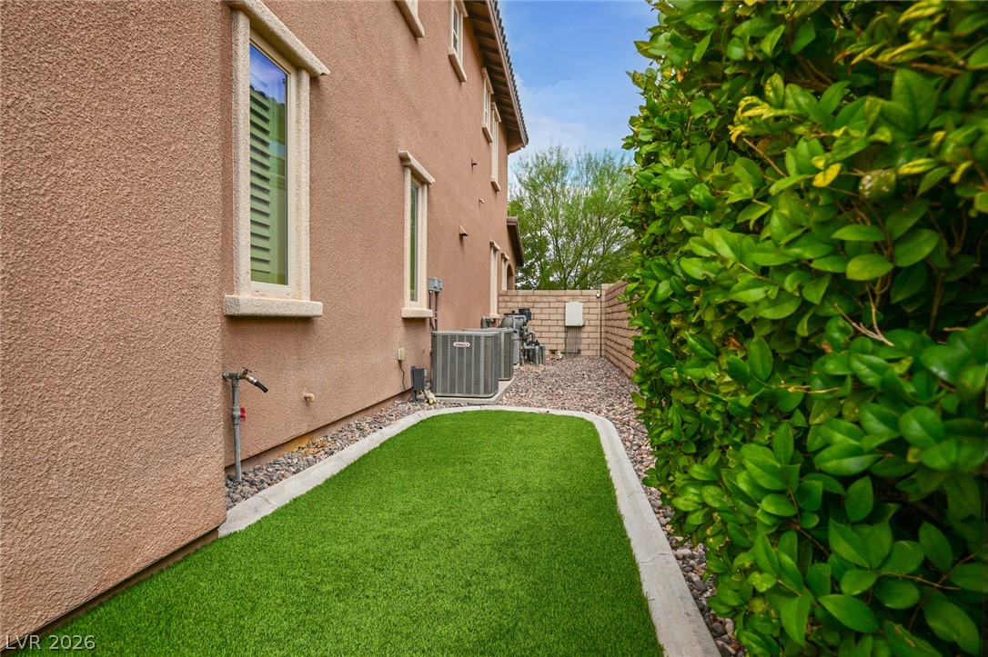 743 Middle Beach Street Las Vegas NV 89138