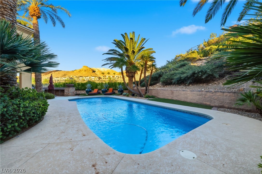 6 Benevolo Drive Henderson NV 89011