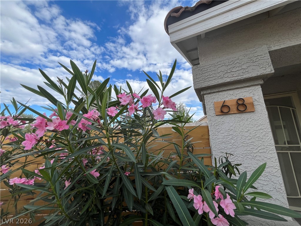 68 Magical Mystery Lane Henderson NV 89074