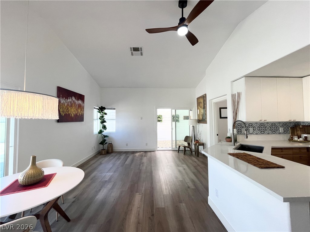68 Magical Mystery Lane Henderson NV 89074