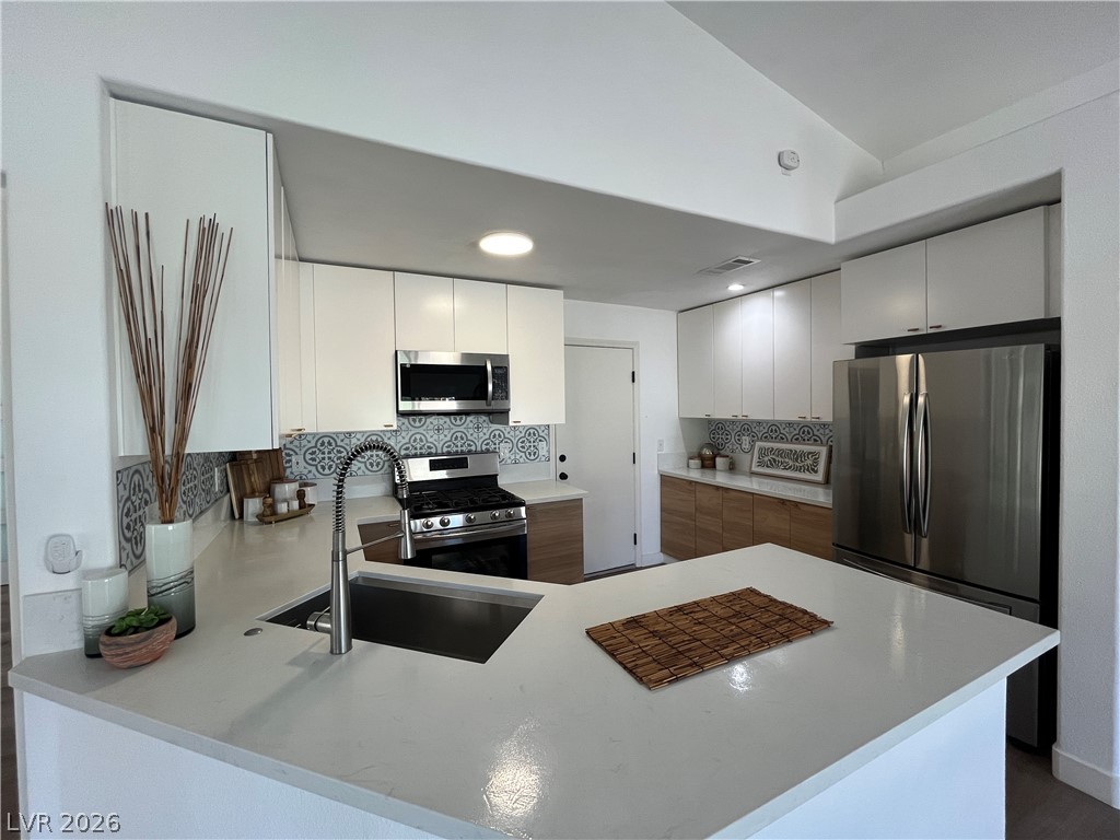 68 Magical Mystery Lane Henderson NV 89074