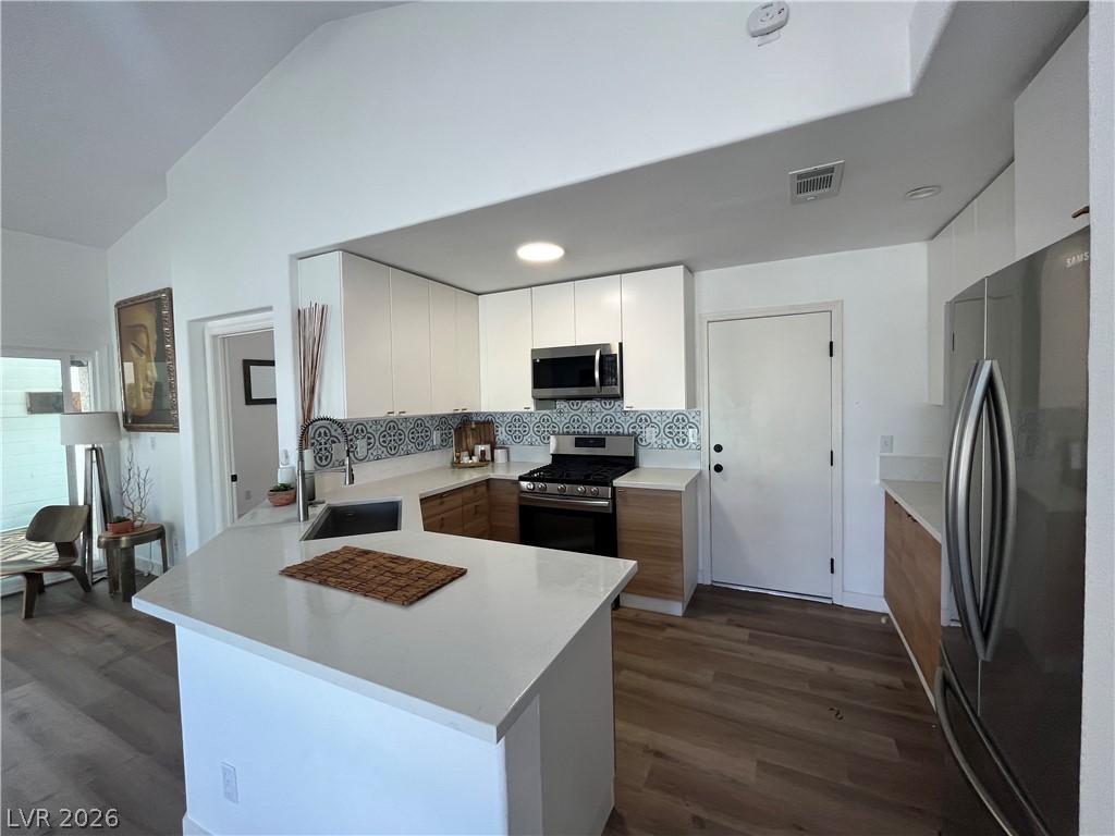 68 Magical Mystery Lane Henderson NV 89074