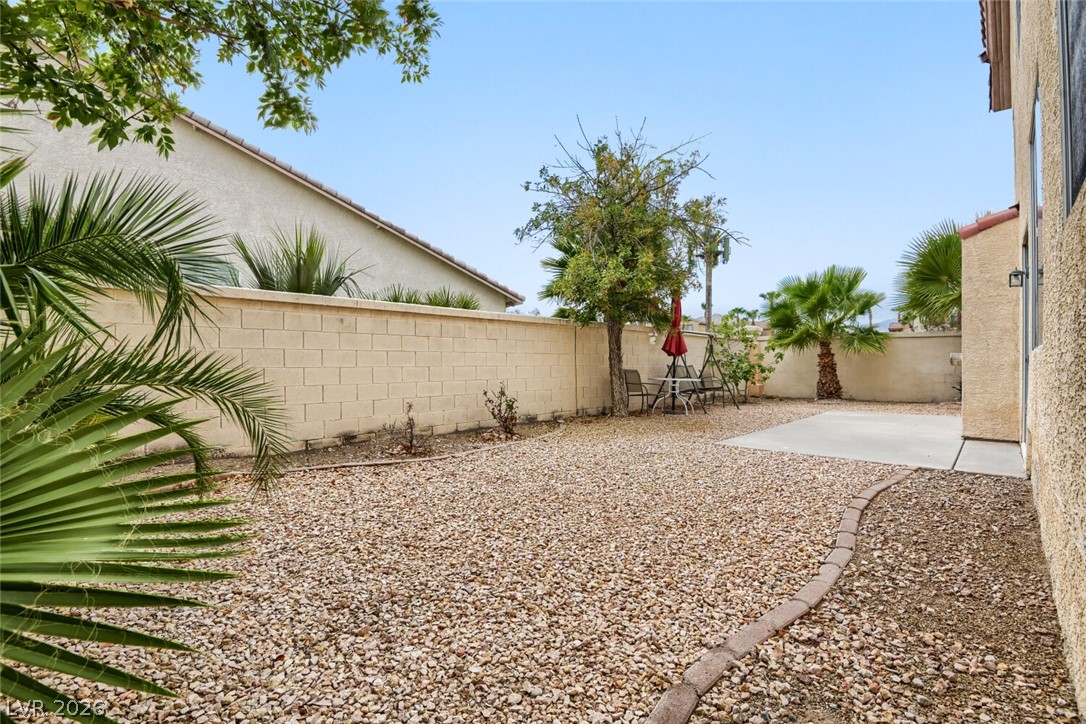356 Lakewood Garden Drive Las Vegas NV 89148