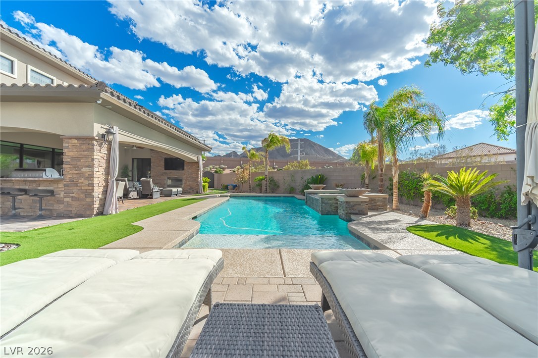 240 San Salvador Avenue Henderson NV 89002