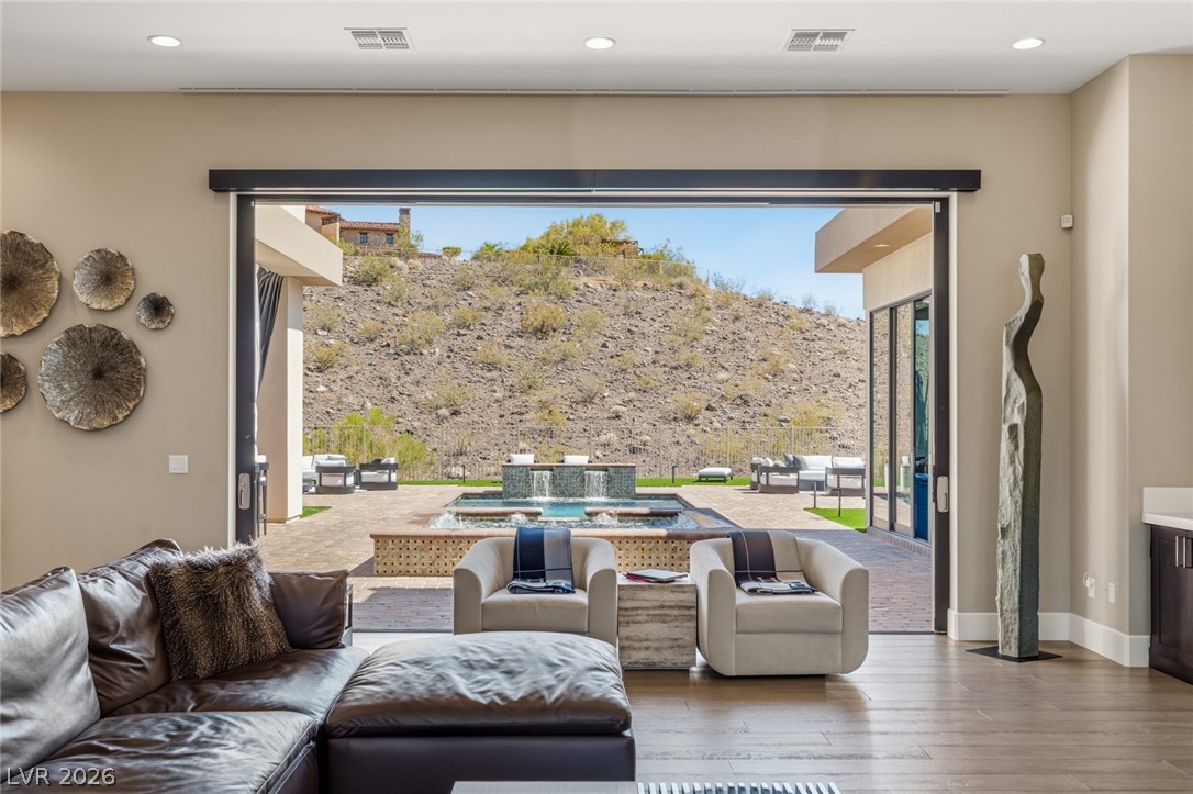 5 Crystal Tree Pass Henderson NV 89052