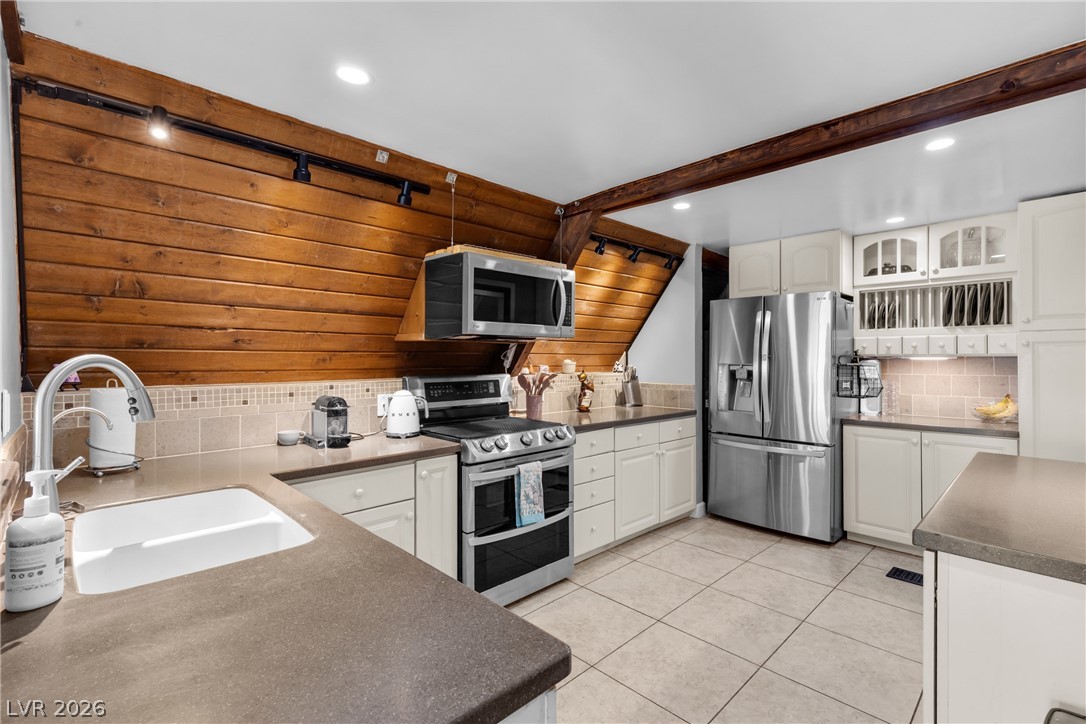 8370 Avery Street Las Vegas NV 89161
