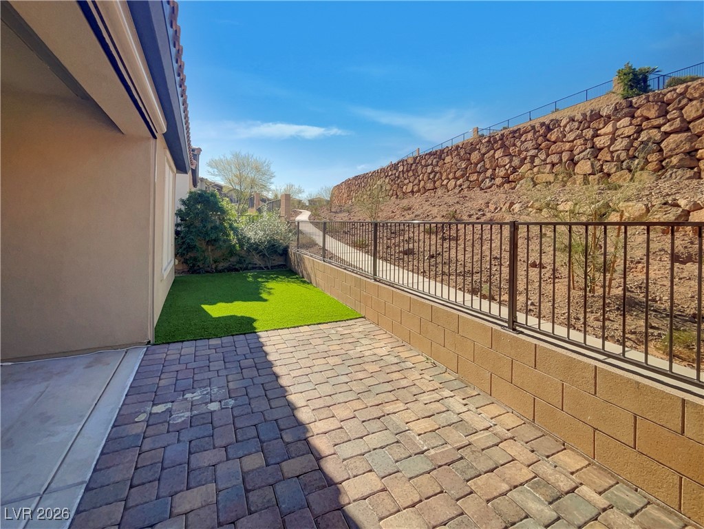 77 Stone Bluff Lane Henderson NV 89011