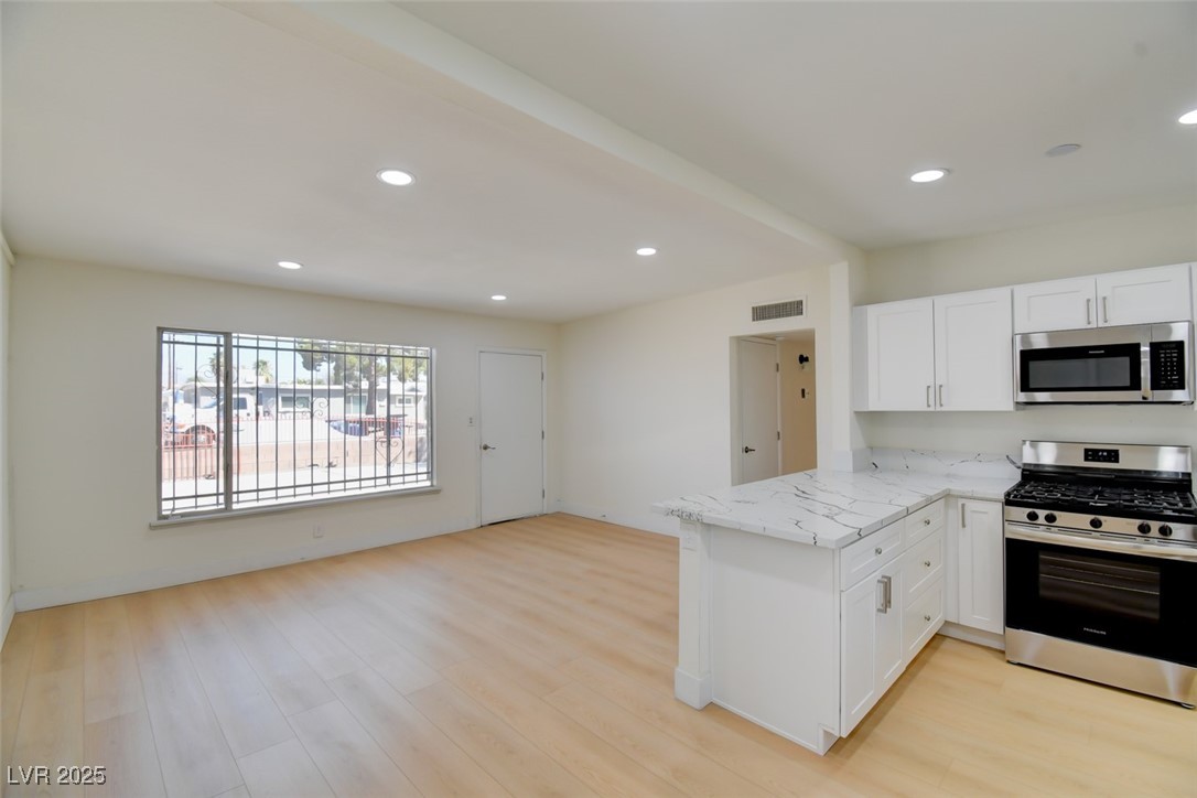 1405 Oakwood Avenue North Las Vegas NV 89030