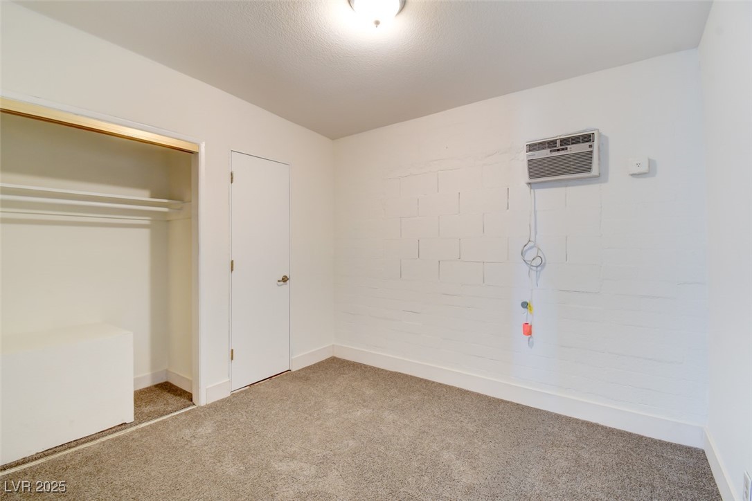 1405 Oakwood Avenue North Las Vegas NV 89030