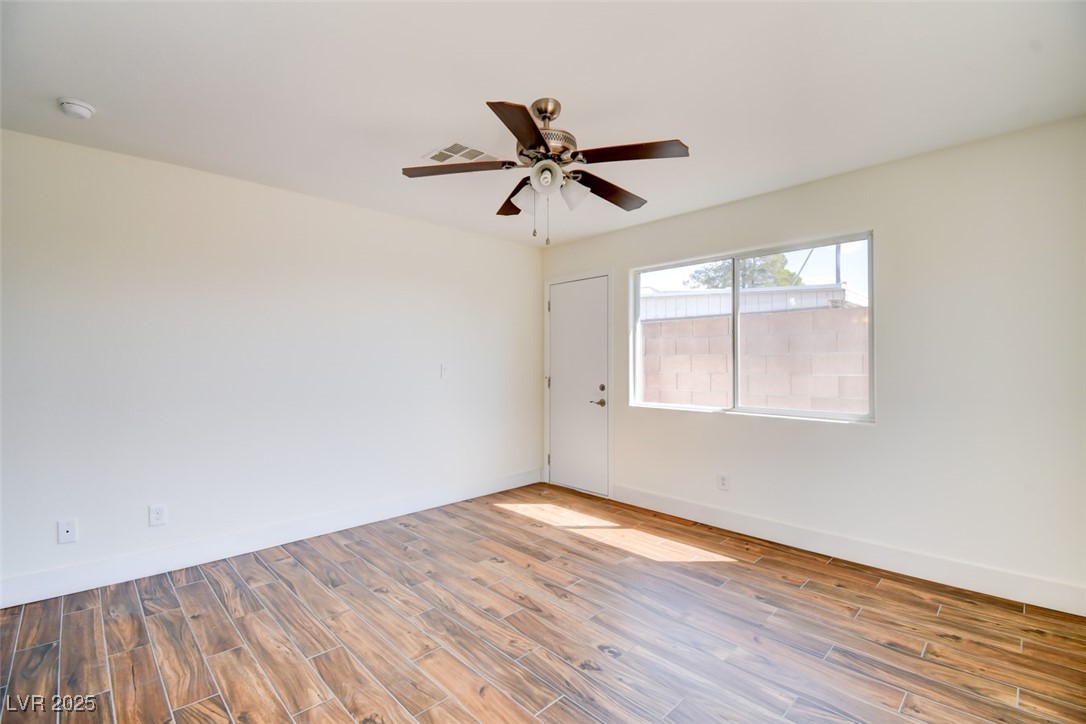 1405 Oakwood Avenue North Las Vegas NV 89030