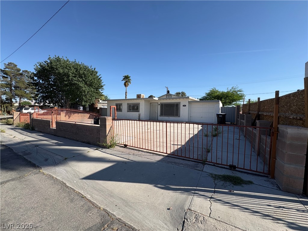 1405 Oakwood Avenue North Las Vegas NV 89030