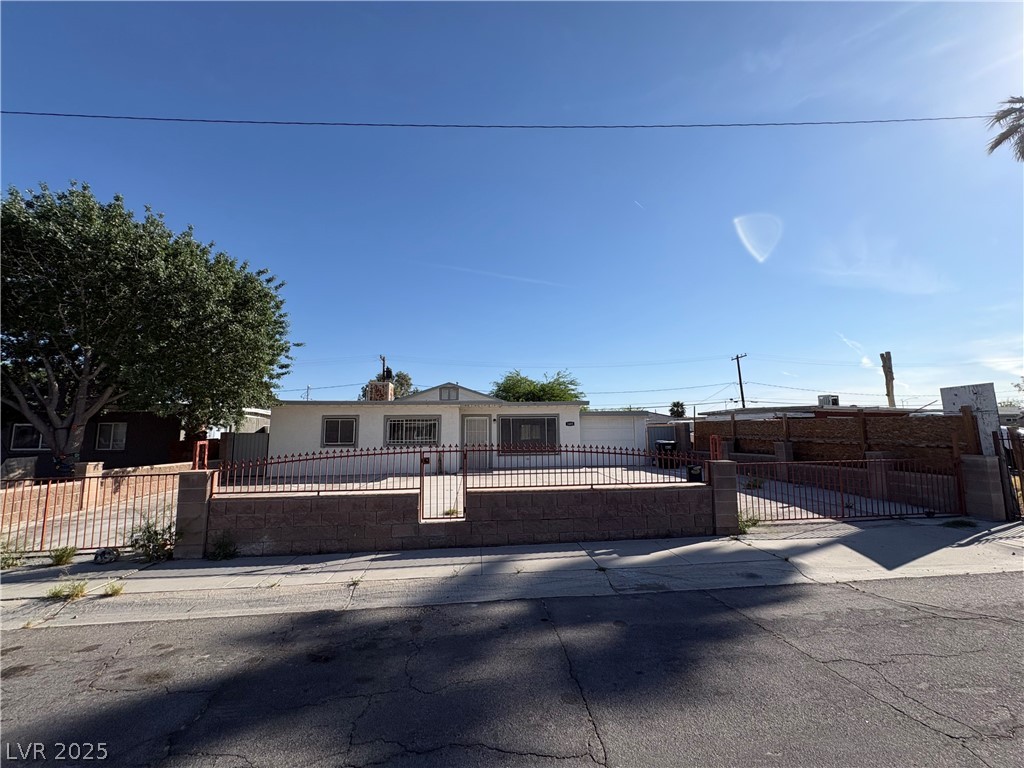 1405 Oakwood Avenue North Las Vegas NV 89030