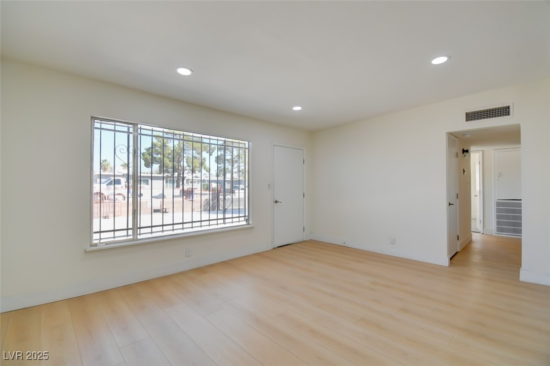1405 Oakwood Avenue North Las Vegas NV 89030