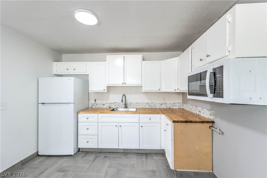 809 East Cartier Avenue E North Las Vegas NV 89030