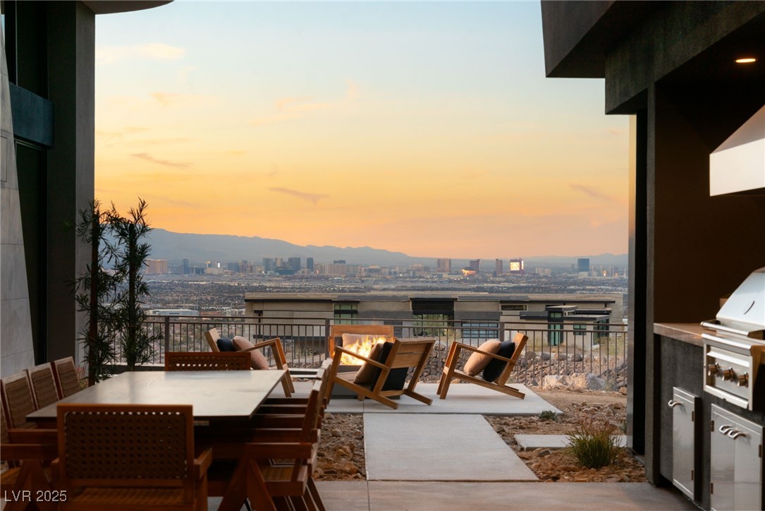 4 Horseshoe Rock Court Henderson NV 89012
