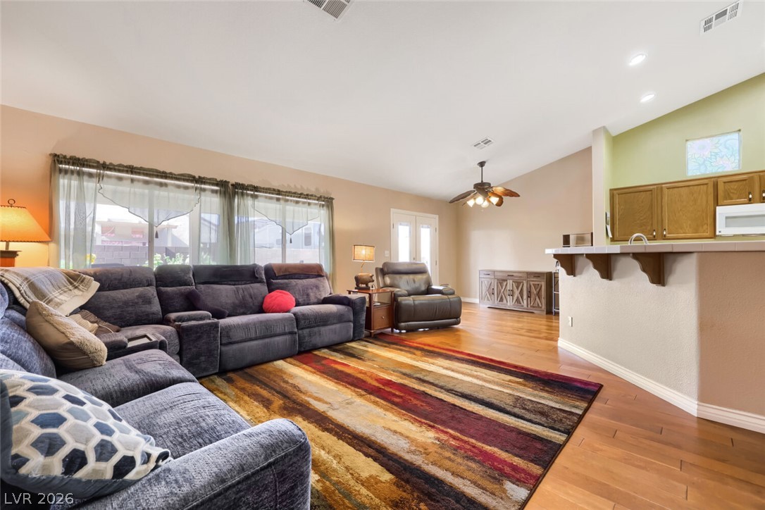 2402 White Sails Court North Las Vegas NV 89031