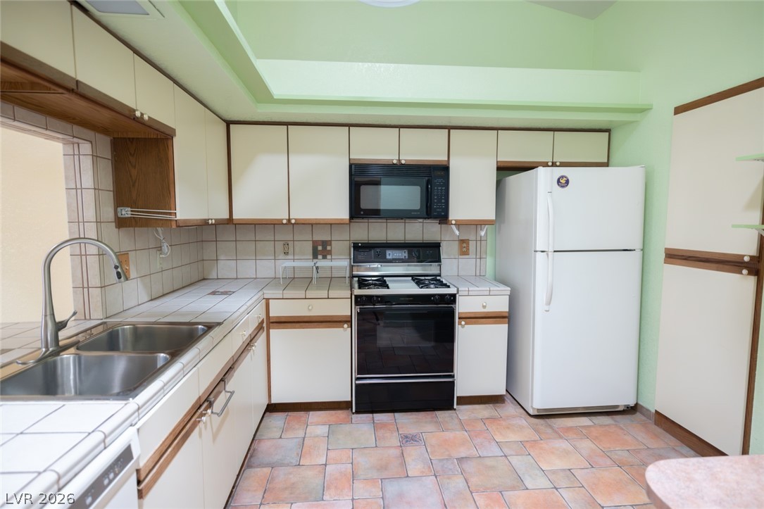 5204 Las Cruces Drive Las Vegas NV 89130
