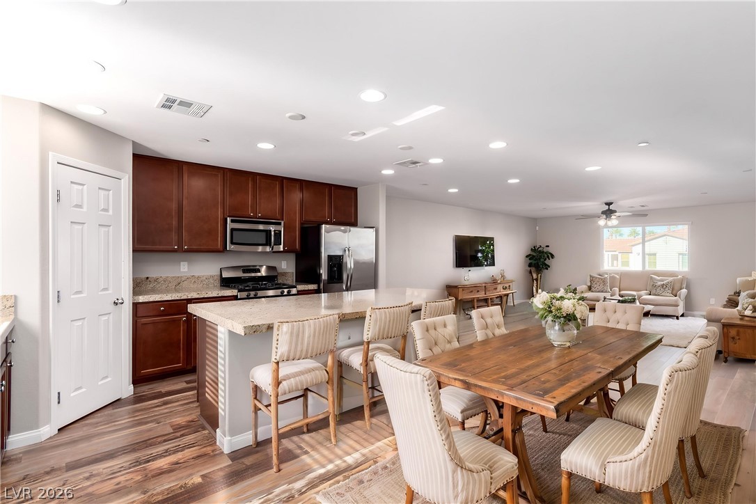 1525 Spiced Wine Avenue 27104 Henderson NV 89074
