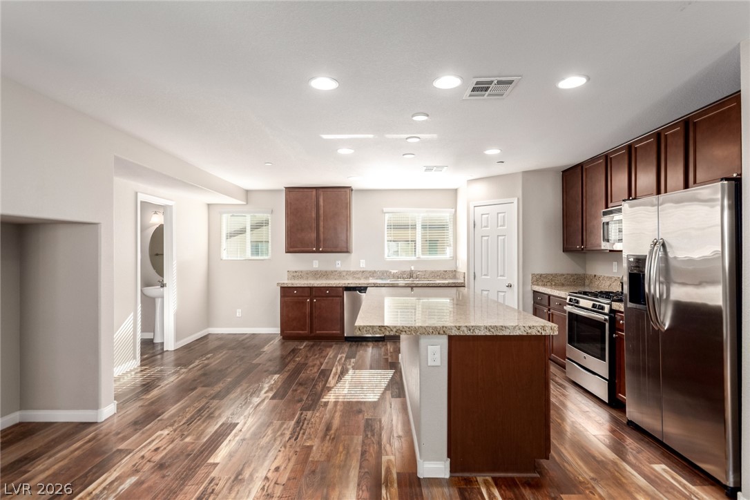 1525 Spiced Wine Avenue 27104 Henderson NV 89074