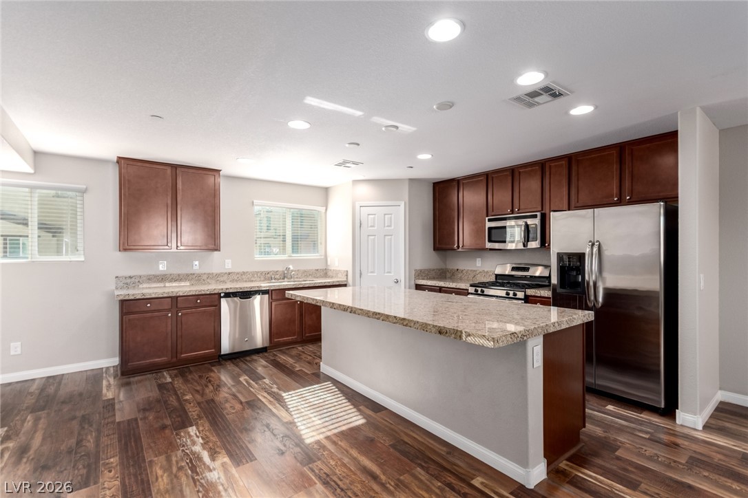 1525 Spiced Wine Avenue 27104 Henderson NV 89074