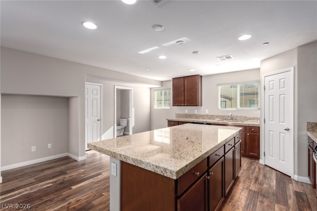 1525 Spiced Wine Avenue 27104 Henderson NV 89074