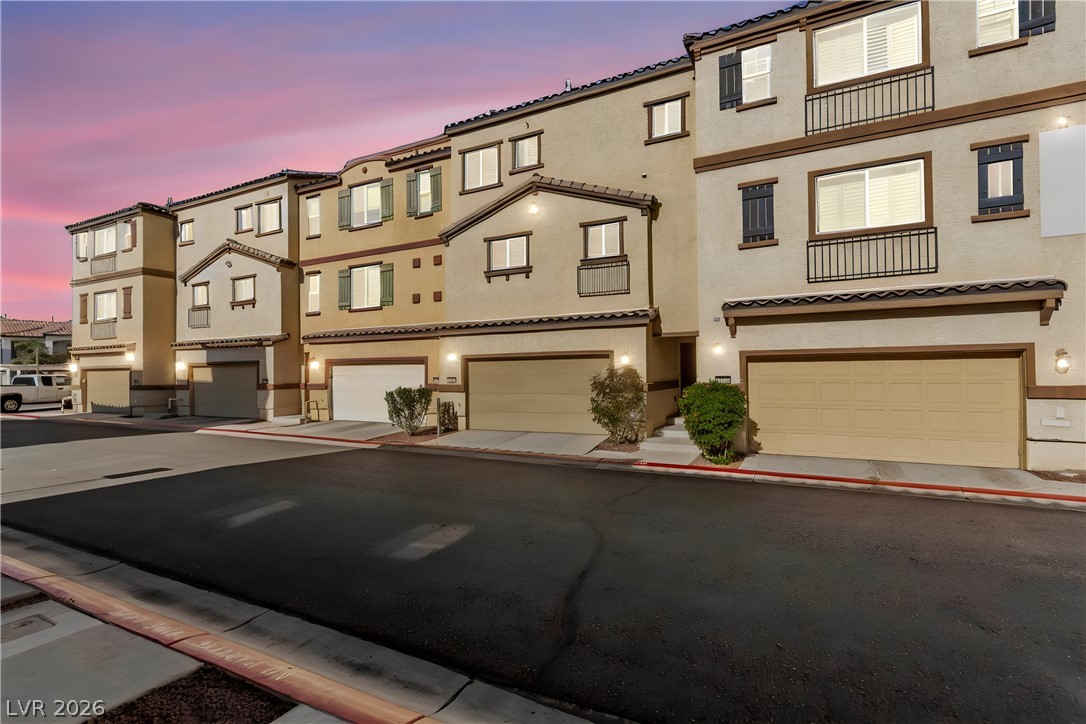 1525 Spiced Wine Avenue 27104 Henderson NV 89074